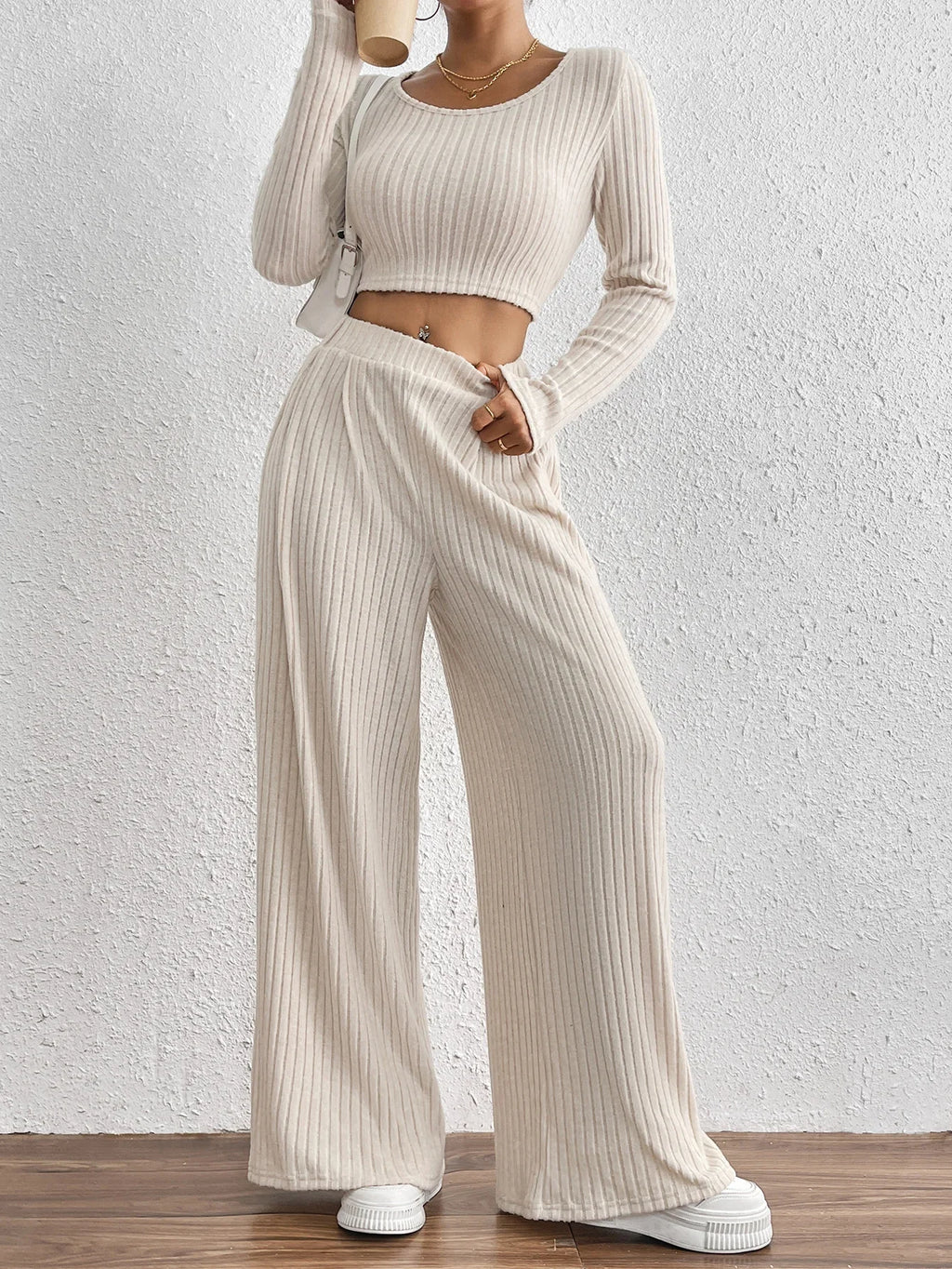 Women's Ribbed Short-Sleeve T-Shirt And Wide Leg Pants Set Fashionable Top And Bottom Ensemble for Casual Wear