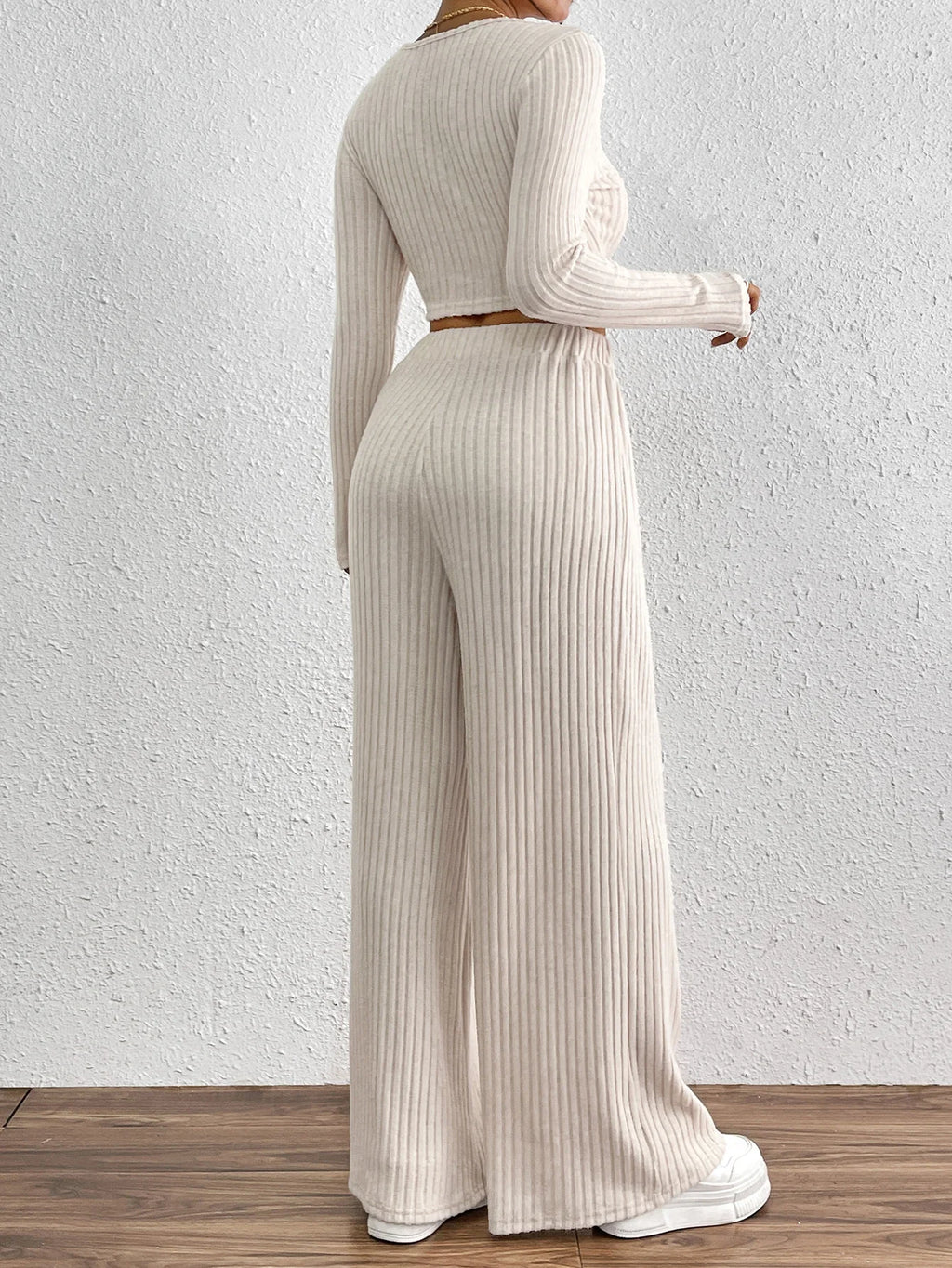 Women's Ribbed Short-Sleeve T-Shirt And Wide Leg Pants Set Fashionable Top And Bottom Ensemble for Casual Wear